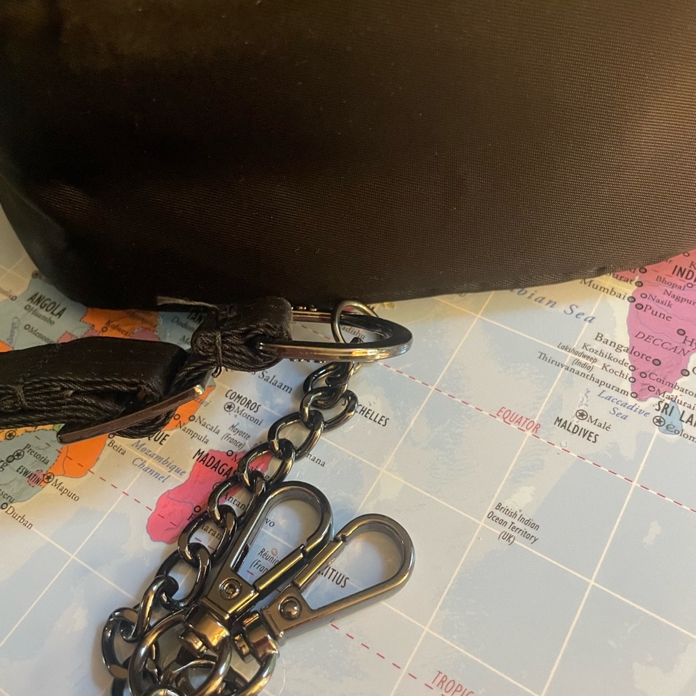 Lug  Swing Black Crossbody Bag - Picture 2 of 3